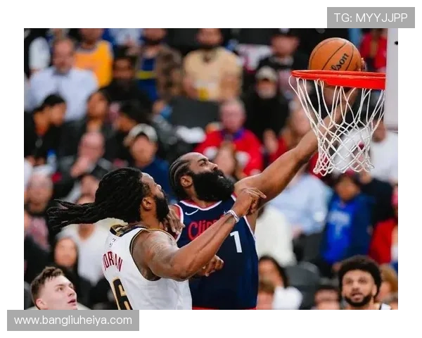 NBA爵士对快船赛事分析及双方近期状态对比探讨
