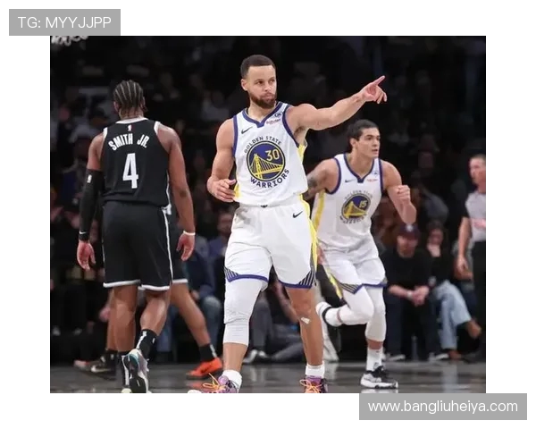 勇士对阵篮网库里精彩数据分析及比赛表现回顾